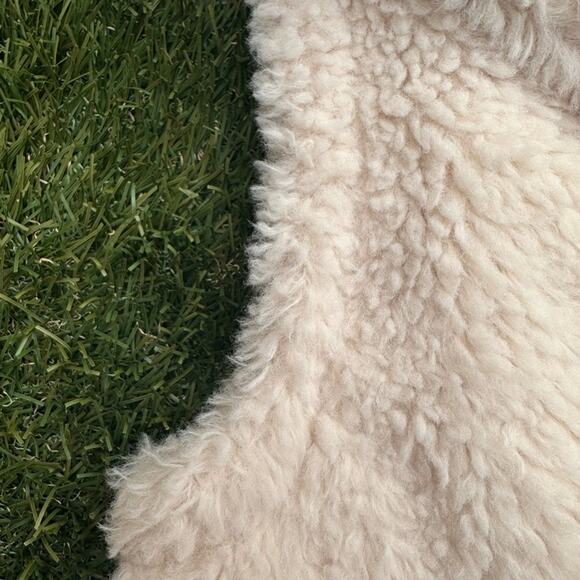 Thread & Supply Faux Fur Puff Vest Ivory Sherpa Sherling Snap Button Closure S - Picture 7 of 11